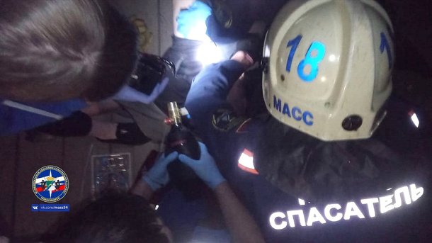 В Новосибирске мужчину придавило собственным автомобилем в гараже