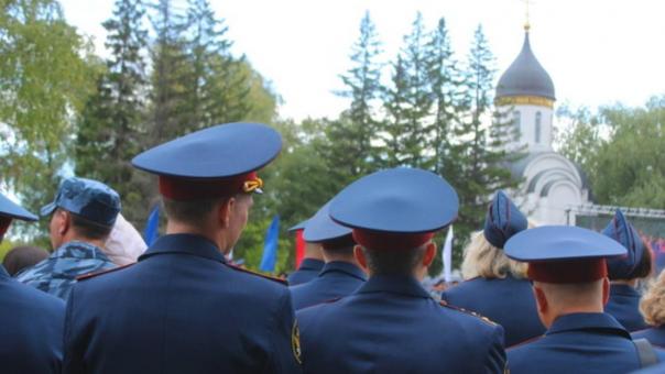 Бастрыкин поручил проверить задержание активиста в миграционном центре Новосибирска