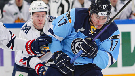 Самолёт с хоккеистами ХК «Сибирь» не приземлился в Нижнем Новгороде из-за снега