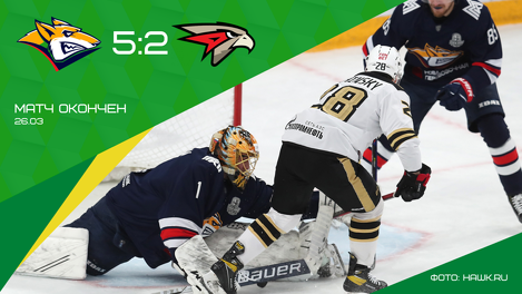 Омский «Авангард» проиграл «Металлургу» третью игру подряд и оказался на грани вылета из плей-офф