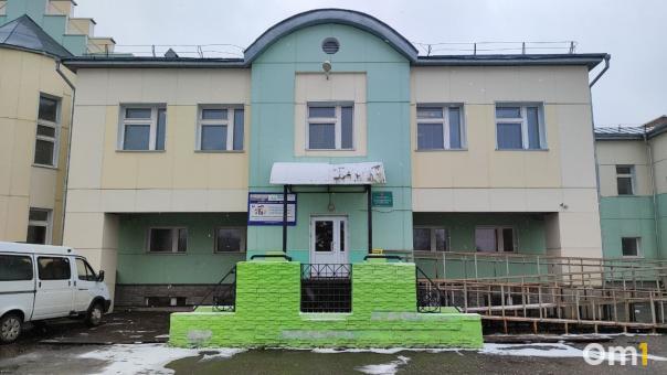 Девочка из Большеуковского детдома заказала посылку c пневматикой на домашний адрес воспитателя