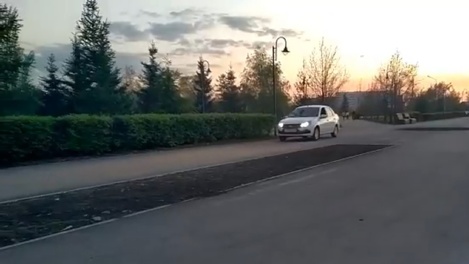Омичи снова начали ездить по паркам на машинах