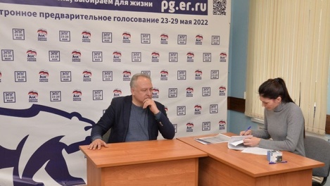 Депутат Омского горсовета Максим Астафьев решил участвовать в предварительном голосовании «Единой России»