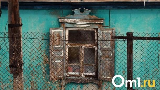 Житель Омской области прятался от судебных приставов, зарывшись в строительный мусор