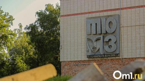 Поддельные компьютеры в омский ТЮЗ поставила фирма из Ярославля и Чечни