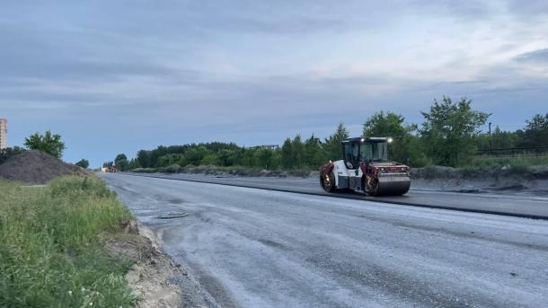 Дорога на омском бульваре Архитекторов будет пятислойной