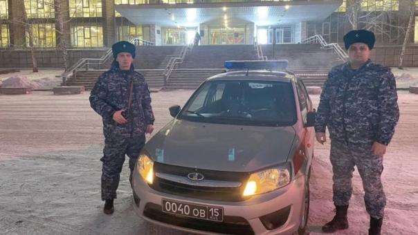 Счёт шёл на минуты: росгвардейцы спасли задыхающуюся 3-летнюю девочку в Новосибирске