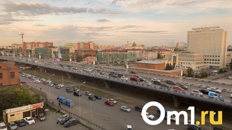 Из-за перекрытия Соборной площади центр Омска встал в жёстких пробках