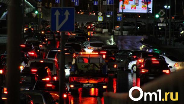 Омск снова сковали десятибалльные пробки