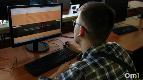Тихие сокращения: как IT-рынок Новосибирска потерял 24 % вакансий за полгода