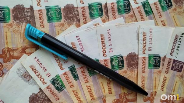 Более 800 миллионов долга. Главе омской «Тепловая компании» урежут зарплату