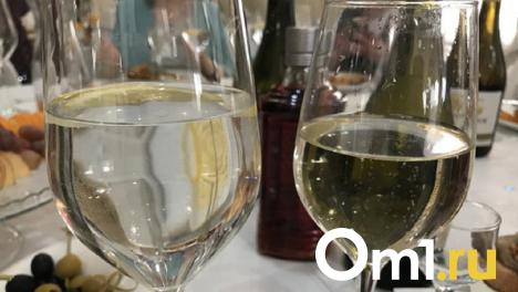 Омичам рассказали, чем заменить алкоголь на Новый год