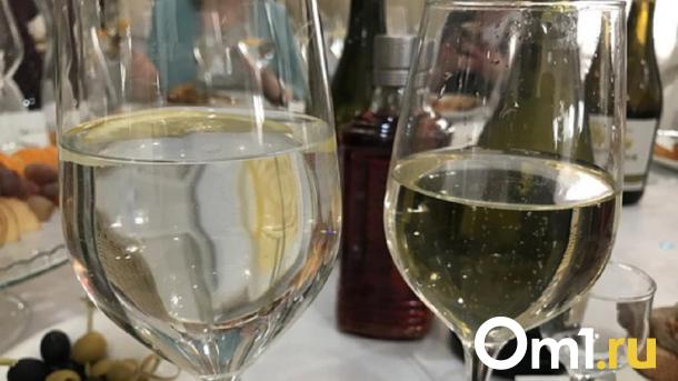 Омичам рассказали, чем заменить алкоголь на Новый год