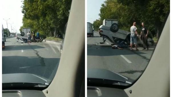 Машина перевернулась на крышу: новосибирец потерял сознание в ДТП в Новосибирске. ВИДЕО