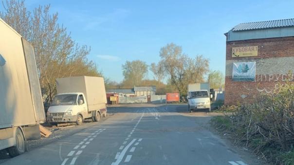 «Кисточка плохо рисовала»: новосибирцев повеселила кривая дорожная разметка. ВИДЕО
