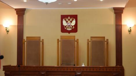 Суд подозревает во взяточничестве бывших руководителей новосибирского ДКЖ