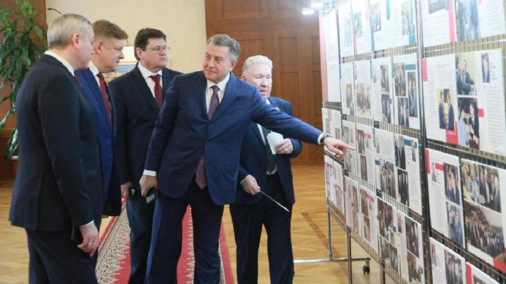 В Новосибирске открыли выставку об истории Заксобрания региона