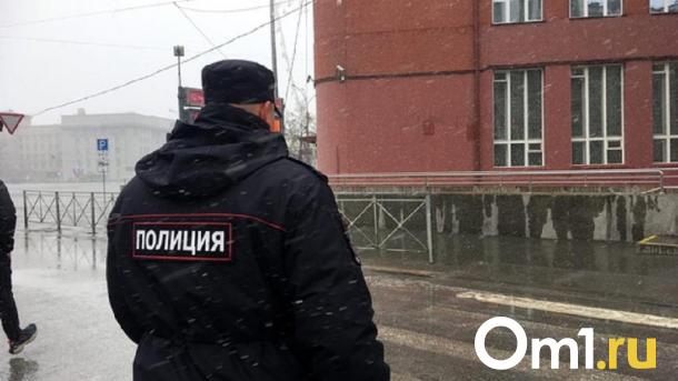 Пожилой омич помог полицейским поймать курьера телефонных мошенников