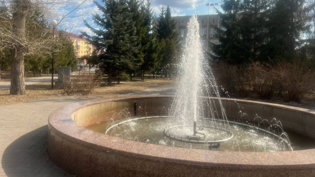 В Омске начали работать фонтаны