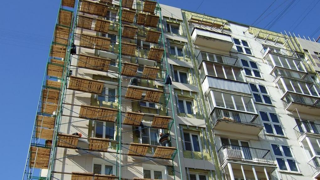 В Омской области в 2018 году отремонтируют 1017 многоквартирных домов