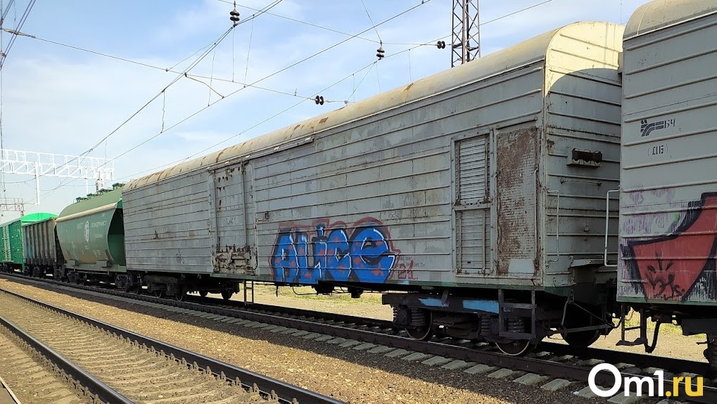 Работника омской железной дороги оштрафуют на два миллиона за взятки