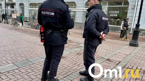 Омич лишился золотой цепочки, уснув на остановке