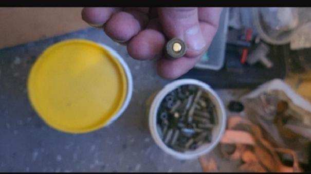 У жителя Новосибирска силовики изъяли схрон с оружием и боеприпасами