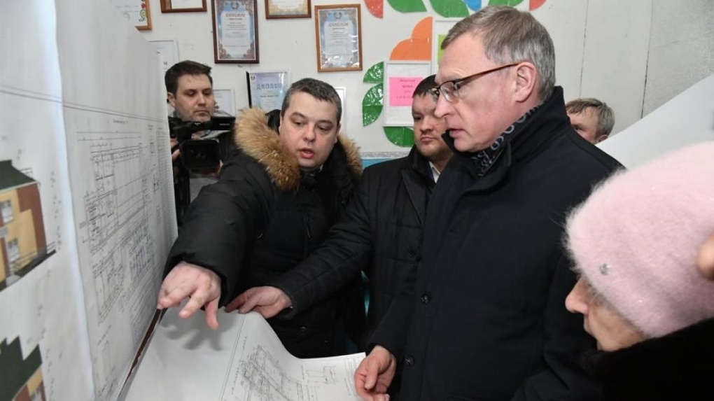 Губернатору Александру Буркову показали проект школы в Малой Биче