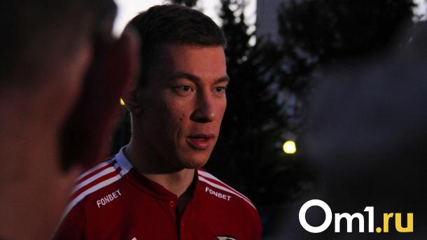 «Буду рад обыграть его»: капитан «Авангарда» Шарипзянов созвонился с Бобом Хартли