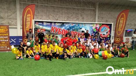 В Омске прошёл юбилейный «Кубок дружбы» по футболу