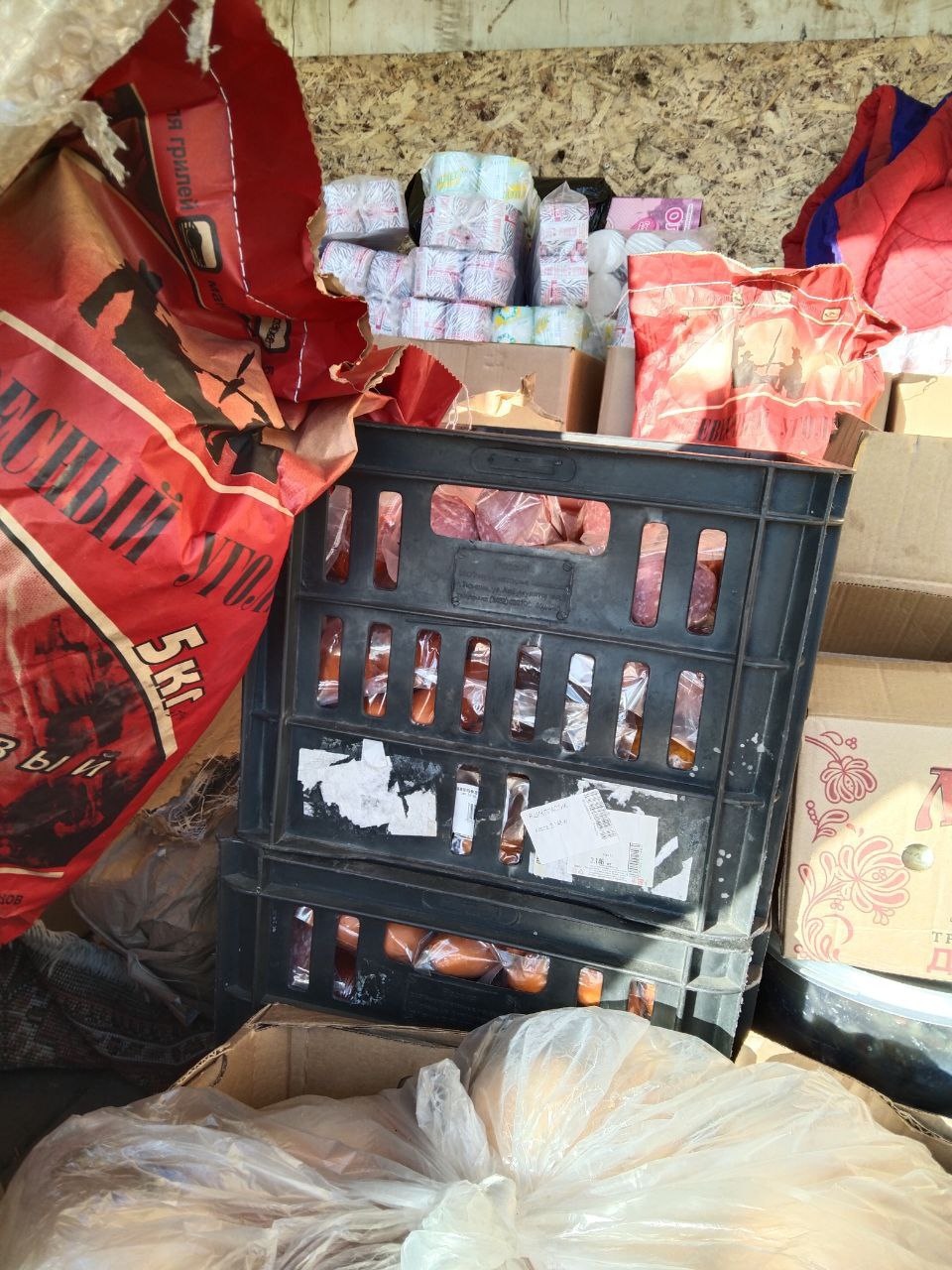 Из Омска пытались вывезти в Казахстан 200 килограммов рыбы и колбасы