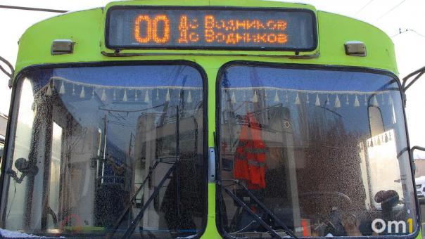 В Омске назвали самые популярные маршруты общественного транспорта
