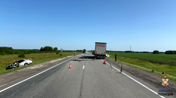 Авария под Омском: водитель иномарки врезался во встречную машину, есть жертвы