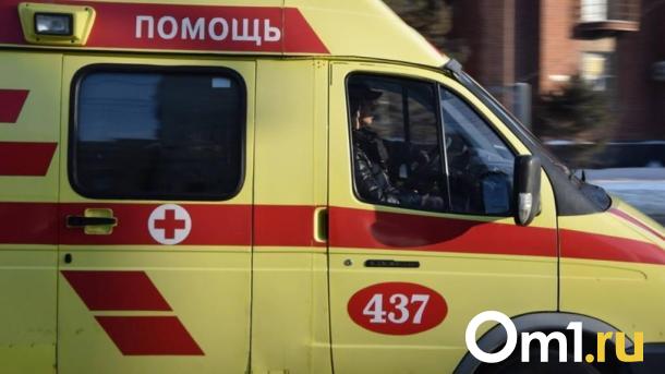 Тащил за руки в квартиру: омские росгвардейцы спасли медика