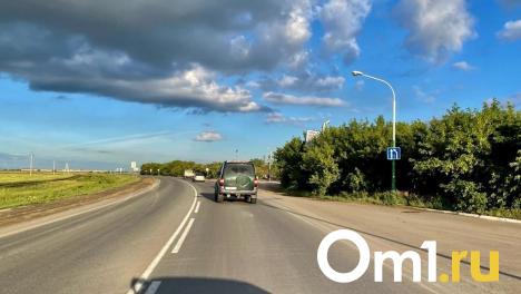 На омской трассе опрокинулась машина — водитель погиб на месте