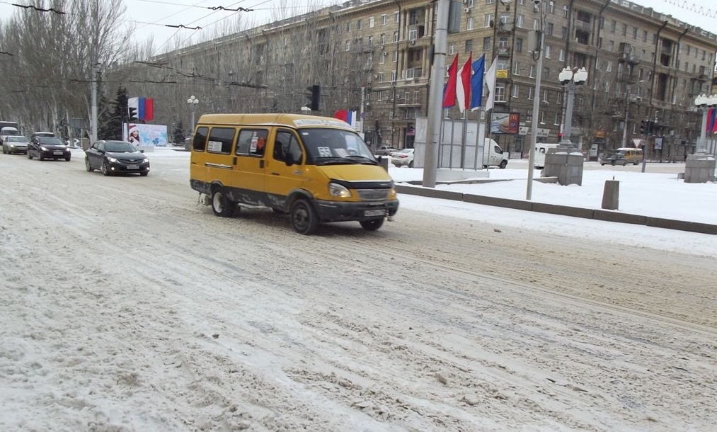 Омские дорожники винят в создании пробок автомобилистов
