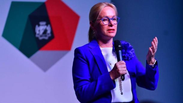 Новый мэр Новосибирска подписал заявление об увольнении Анны Терешковой