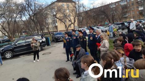 Для 99-летнего ветерана устроили индивидуальный парад Победы в Новосибирске