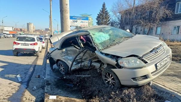 Появилось видео с моментом жуткой аварии в центре Омска