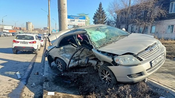 Появилось видео с моментом жуткой аварии в центре Омска