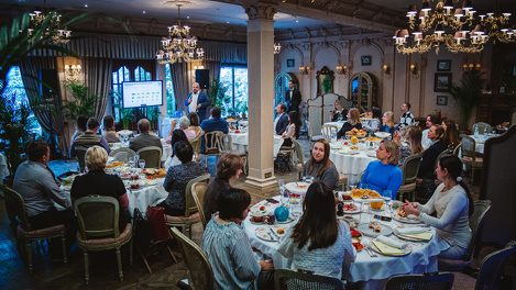 «Русская Медиагруппа» провела круглый стол с представителями фарминдустрии: итоги встречи