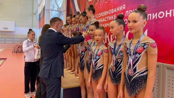 В Омске проходят соревнования по художественной гимнастике