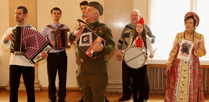 Омские депутаты начали массово отказываться от представительских расходов на «Битву хоров»
