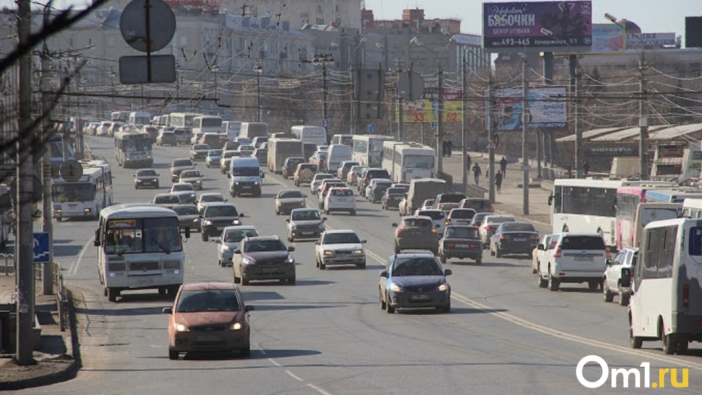Омского водителя маршрутки, который требовал от пассажирки 30 рублей, наказали