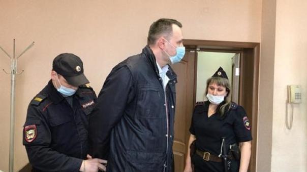 Экс-главе комитета по рекламе мэрии Новосибирска смягчили наказание за взятку