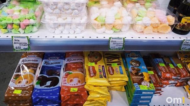 Омичей предупредили об опасной кондитерской продукции