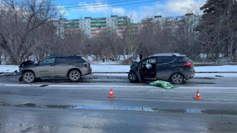 Роковое столкновение в Новосибирске привело к смерти водителя