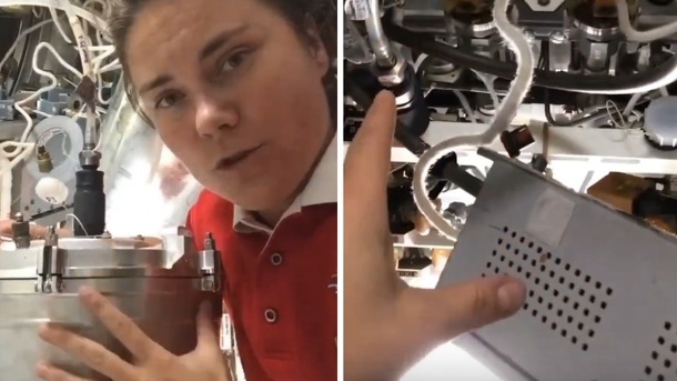 Новосибирская космонавтка Анна Кикина показала, как пить воду в невесомости. ВИДЕО