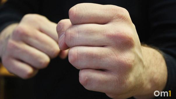 Омич жестоко избил соседа по голове
