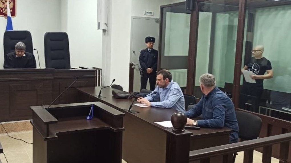 Омский суд приговорил к 10 годам молодого жителя Тарского района, который гвоздодёром убил знакомого
